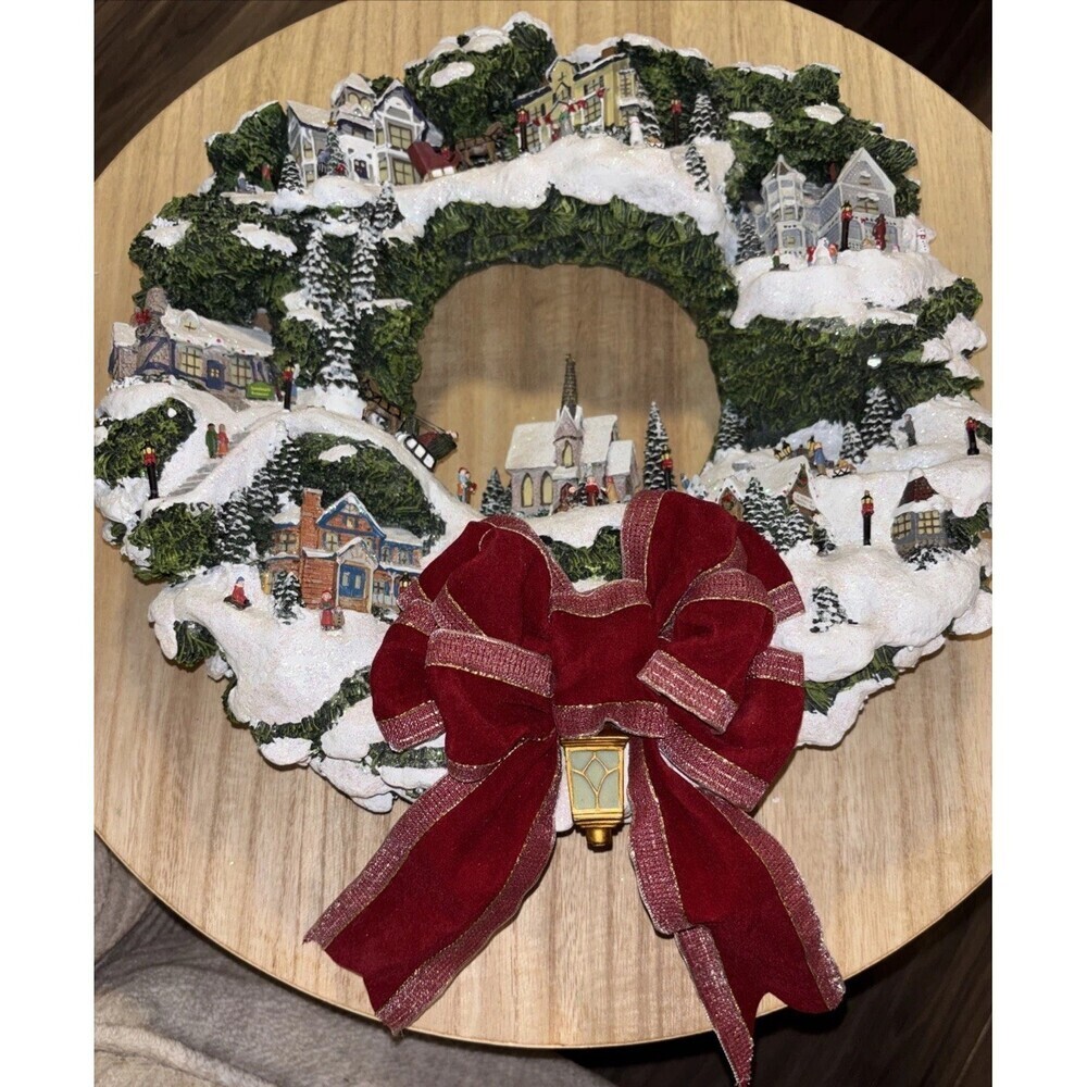 HAWTHORNE VILLAGE Thomas Kinkade Village Christmas Illuminated Wreath 2005